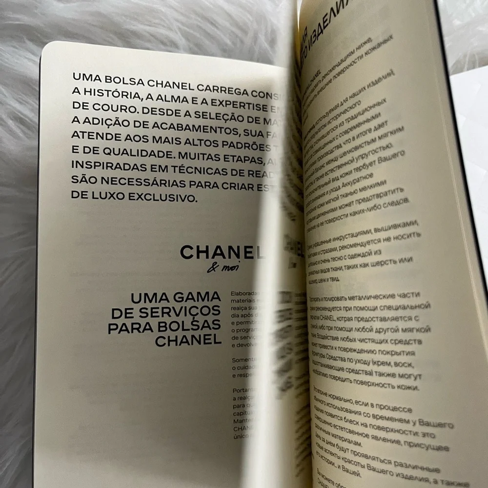 Chanel -Chanel & Moi Black Decorate Book